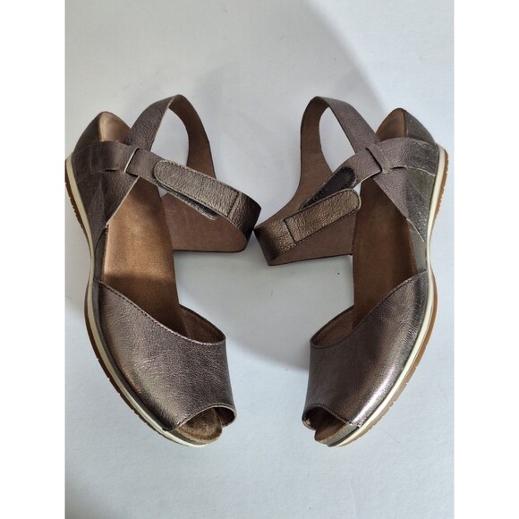 Dansko Vera Sandals Sz 39 US 9 Metallic Pewter Peep Toe Adjustable Strap Casual - Picture 11 of 14